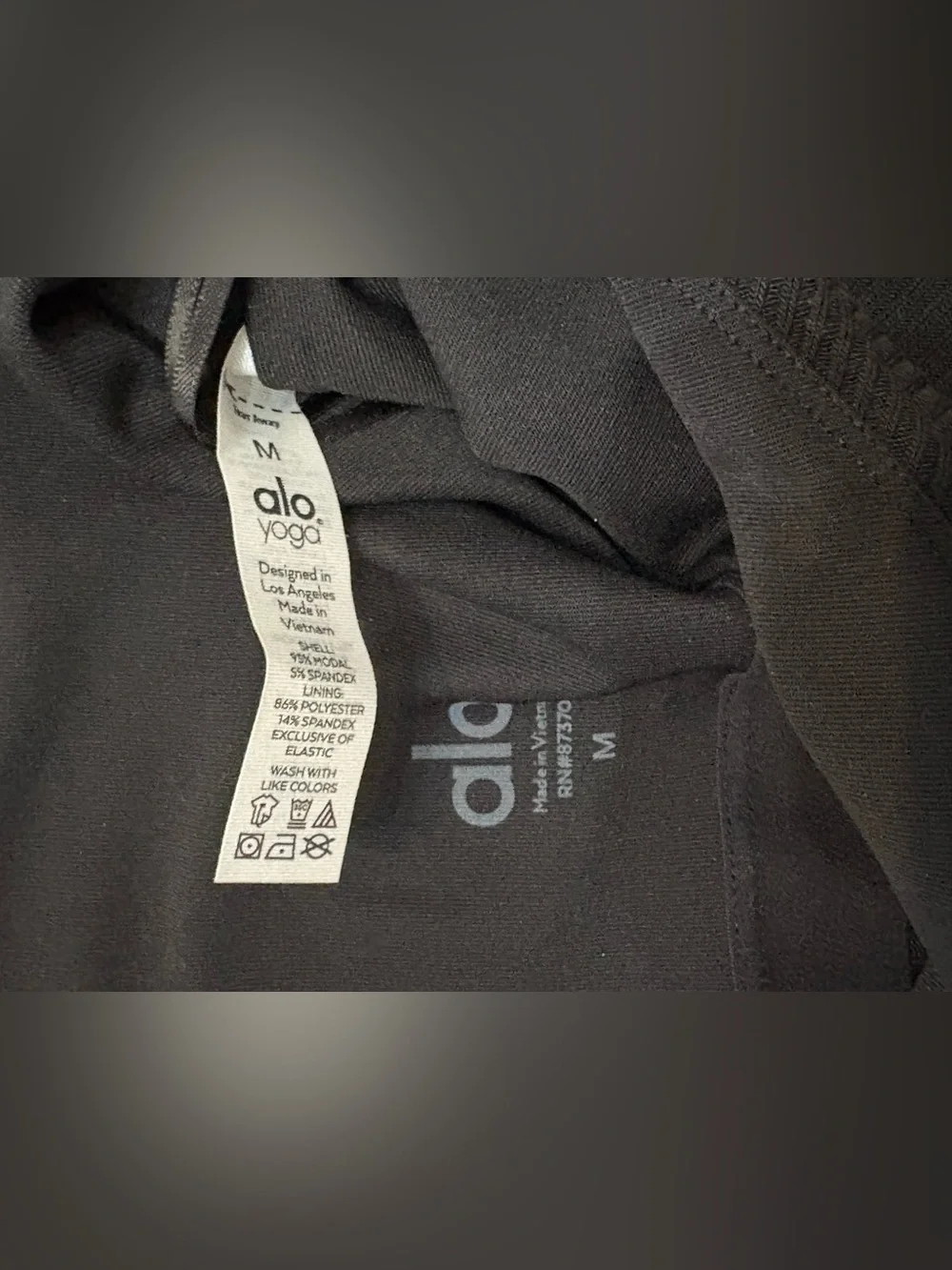 ALO YOGA One-Shoulder Long Sleeve Rib Black Crop Top Size Medium